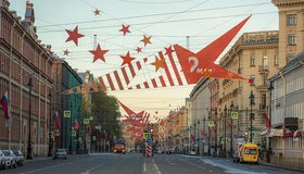  Более 400 улиц в Петербурге украсят ко Дню Победы