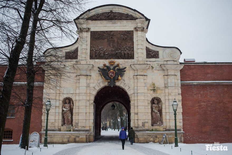 Петровские ворота петропавловской крепости фото Необычные достопримечательности Петропавловской крепости Blog Fiesta