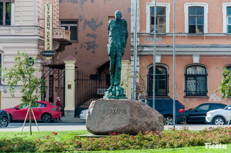 Памятник сахарову в санкт петербурге фото