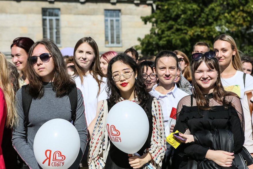 University 2019. День первокурсника СПБГУ. Выставка костюмов студентов кмхкит СПБГУ 2020 год. Россия топ 1000 университетов России.