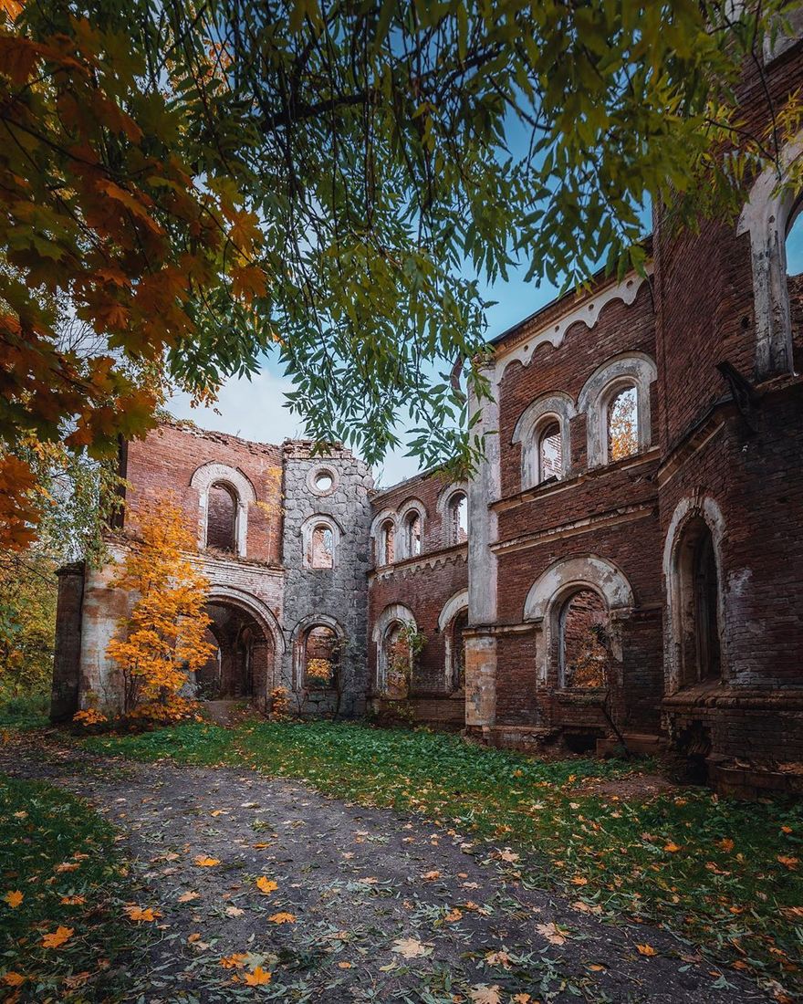 Белая армия, чёрный барон были бы в шоке, увидев свой дом: история усадьбы  Врангелей в | Blog Fiesta