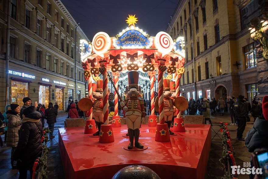 Петербург манежная площадь