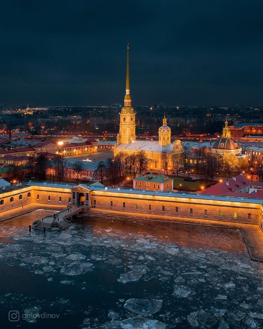 Петропавловская крепость в питере