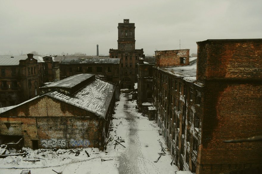 Фото красного треугольника в питере