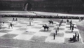 На Дворцовой площади сыграют «живыми шахматами»