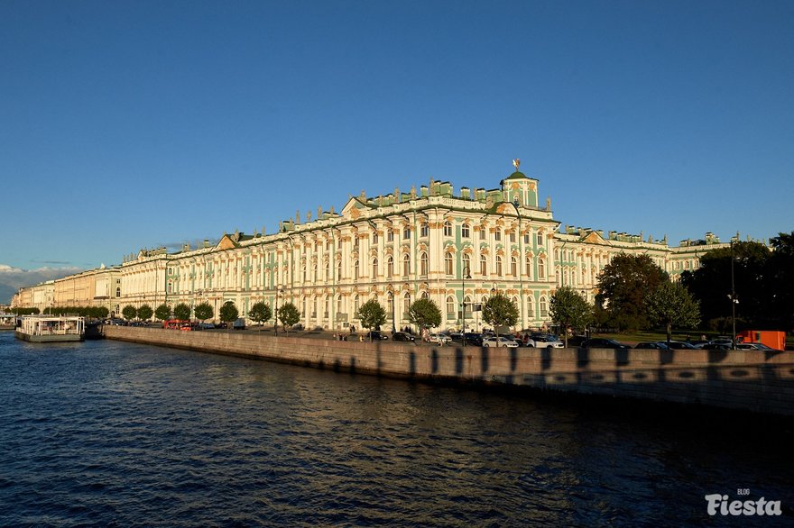 Набережные Невы в центре Петербурга соединят в непрерывную пешеходную зону