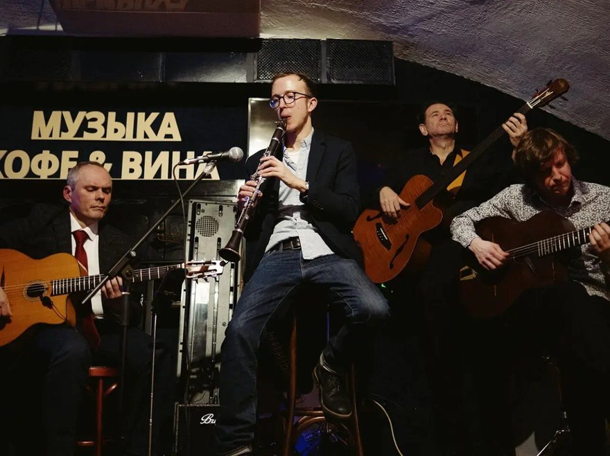 Бар-клуб «Музыка, кофе и вина»