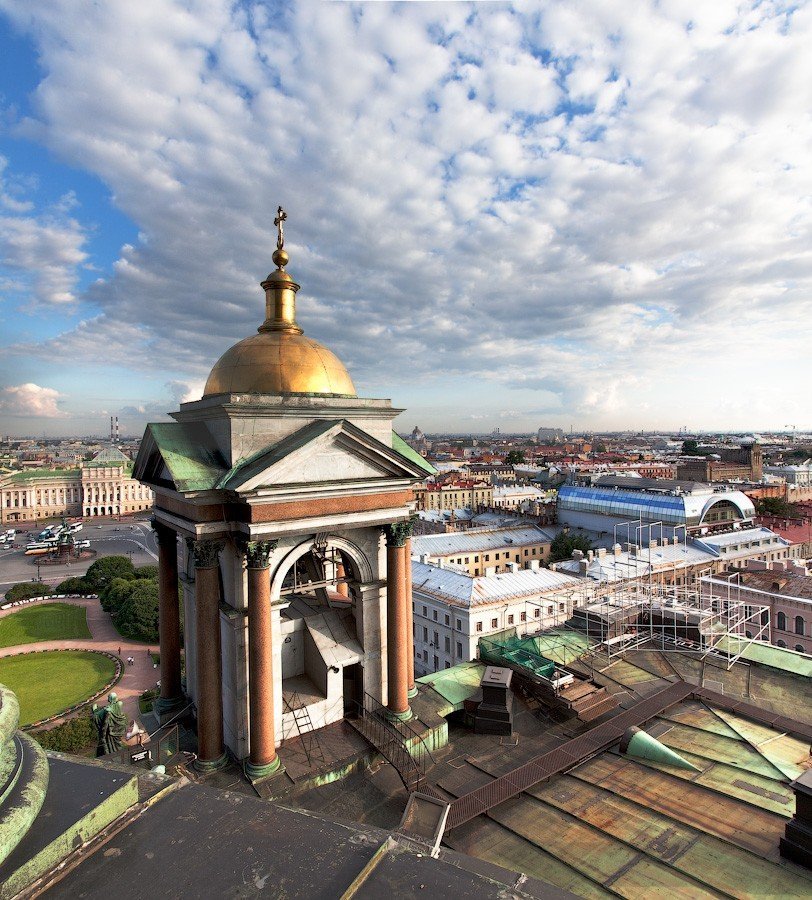 Колоннада в санкт петербурге исаакиевский. Колоннада Исаакиевского собора в Санкт-Петербурге.