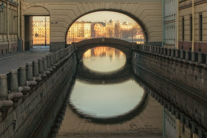 Петербург в мире мир в петербурге. Петербургский центр искусств. Миру быть Петербург столица мира. Выставка фотографии Волшебный Петербург. Сильников фотографии.