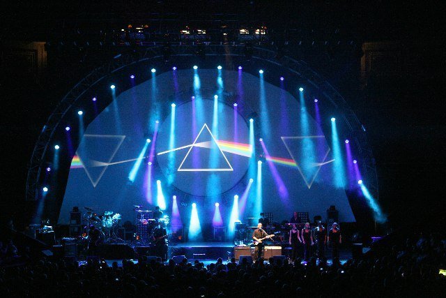 Шоу Brit Floyd