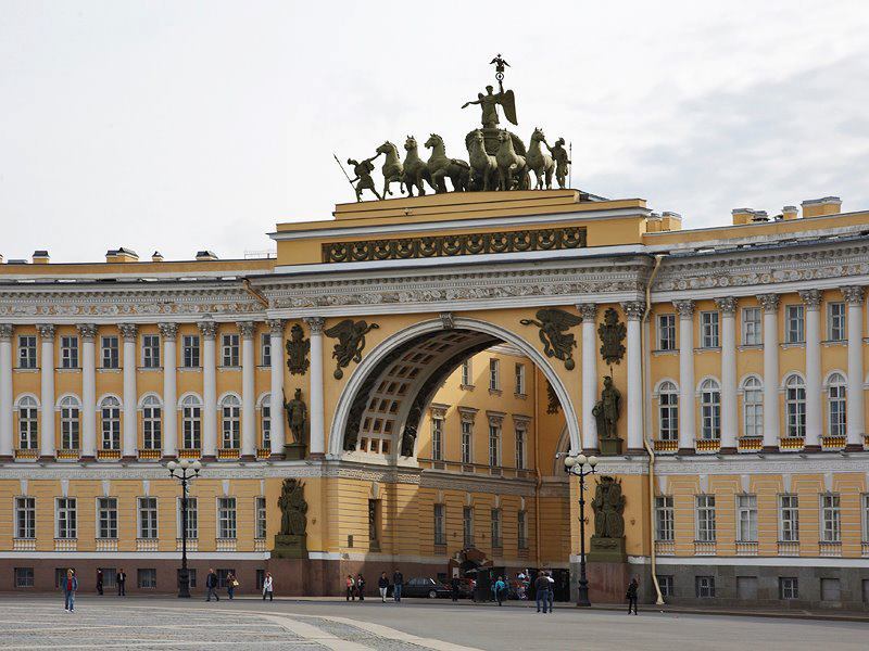 Здание главного штаба. Здание главного штаба в Санкт-Петербурге. Росси здание главного штаба. Арка генерального штаба в Петербурге. Генеральный штаб в Санкт-Петербурге Архитектор.